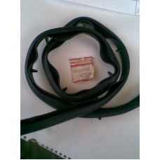 MB298575 MITSUBISHI  GALANT KAPUT ARKA FİTİL